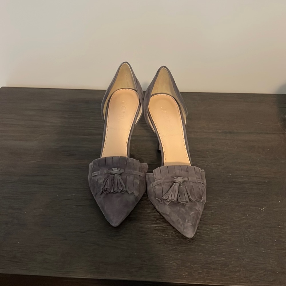 Suede pump